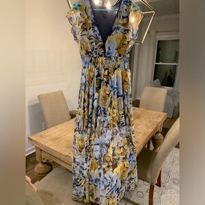 Floral Short Sleeve Maxi Dress - size 6 - Enfocus Studio